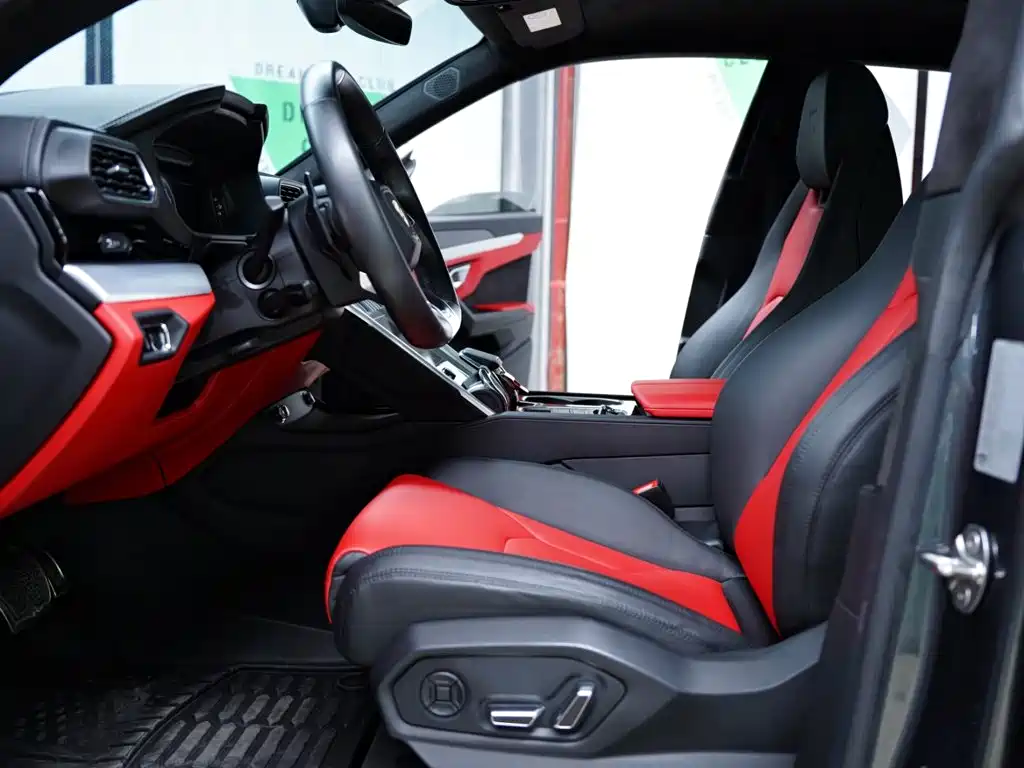 Lamborghini Urus 2019 — фото 26