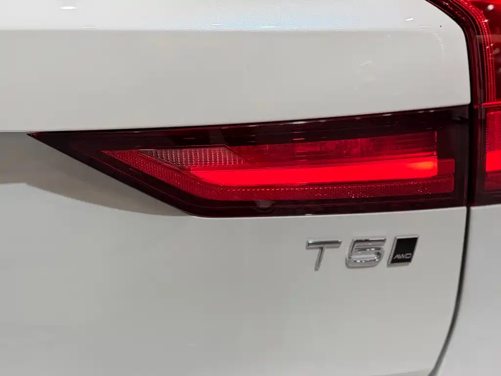 Volvo V90 2018 — фото 17