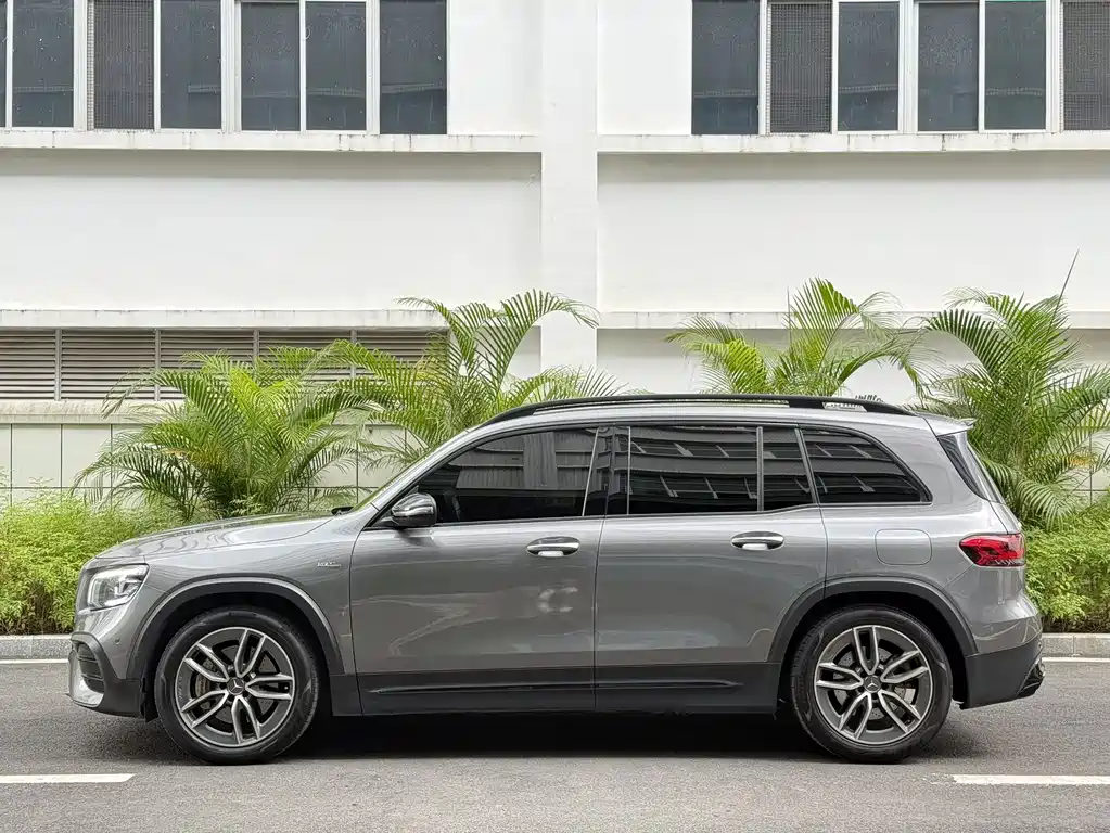 Mercedes-Benz GLB AMG 2021 — фото 6