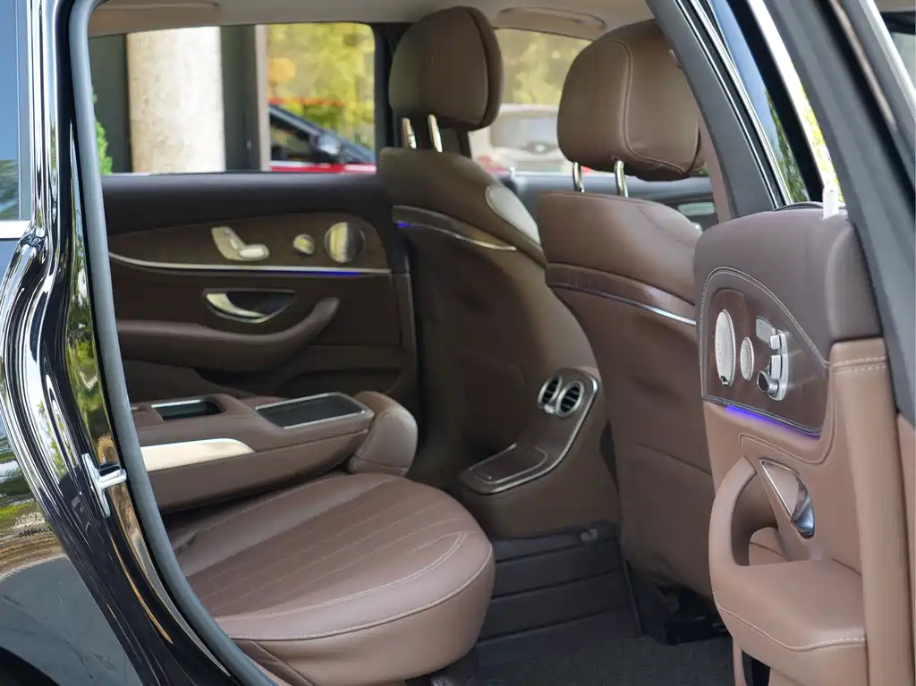 Mercedes-Benz E-Class 2023 — фото 20