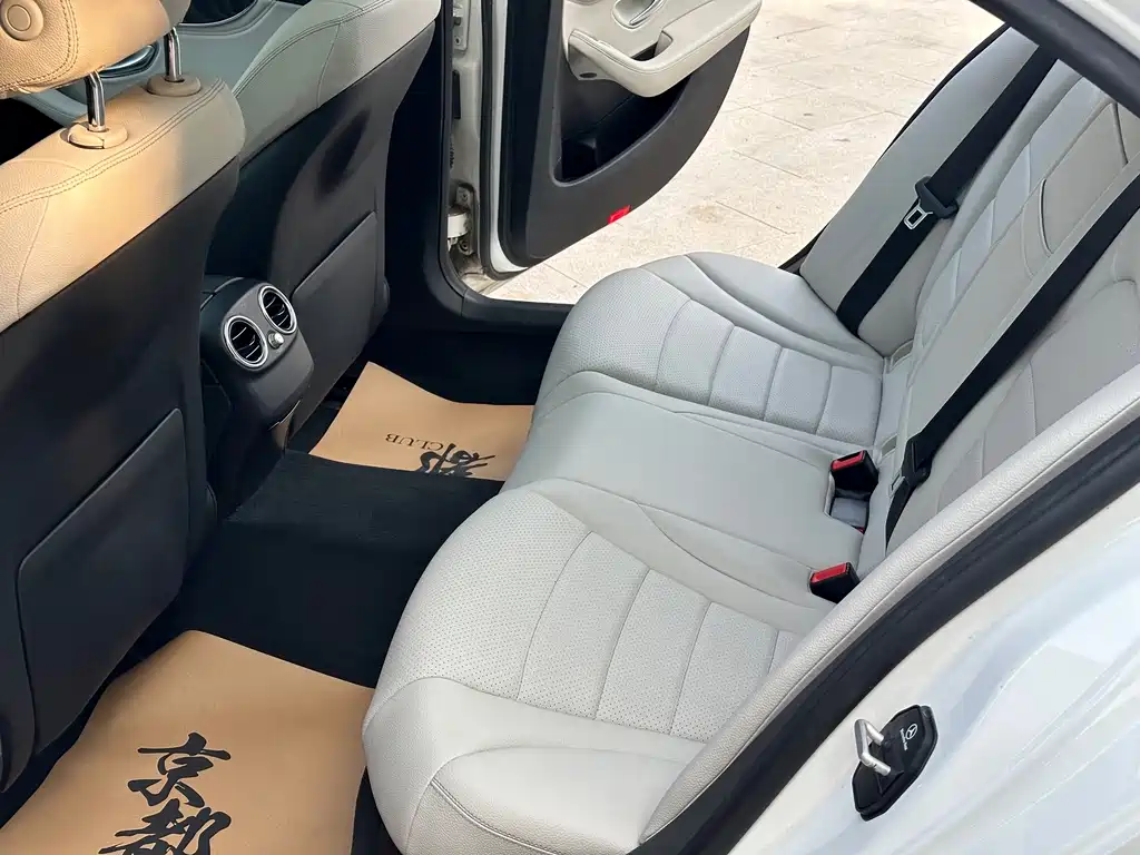 Mercedes-Benz C-Class 2015 — фото 19