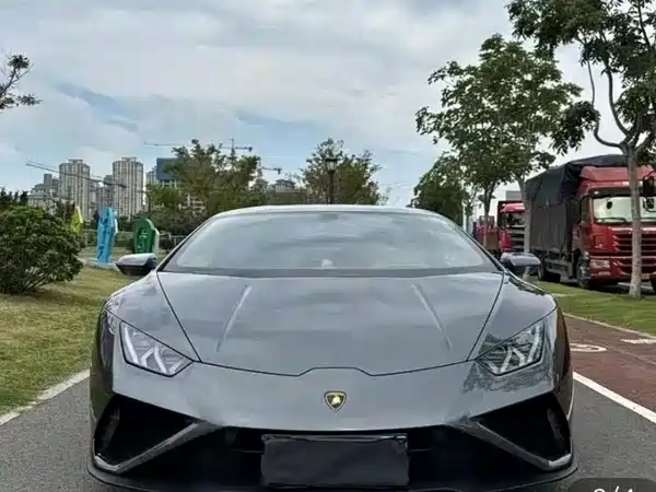 Lamborghini Huracan 2021