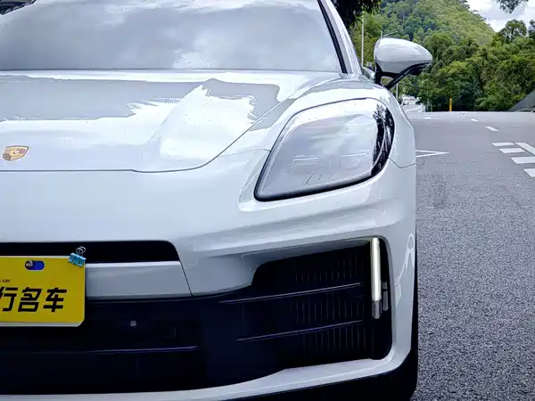 Porsche Panamera 2025