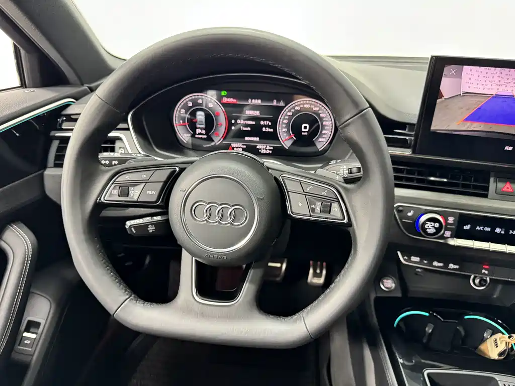 Audi A4L 2023 — фото 10
