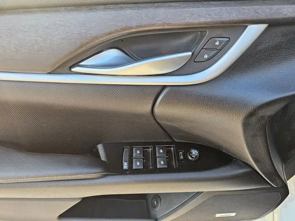 Cadillac XTS 2018 — фото 12