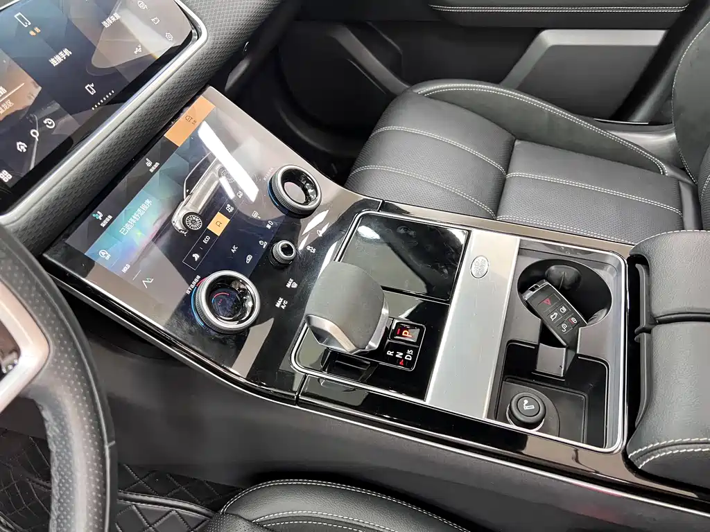 Land Rover Range Rover Velar 2021 — фото 14