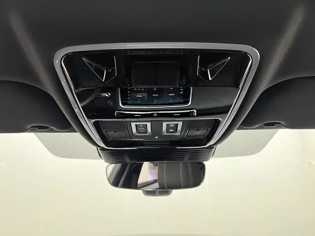 Land Rover Range Rover Velar 2021 — фото 16