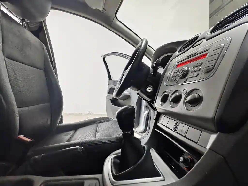 Ford Focus 2013 — фото 14