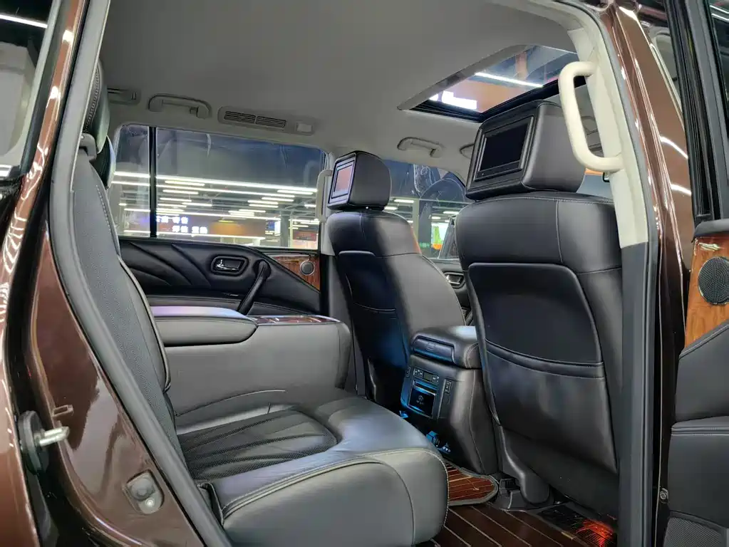 Infiniti QX80 2017 — фото 15