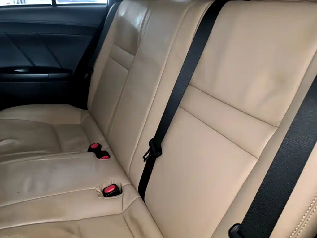 Toyota Yaris L 2019 — фото 17