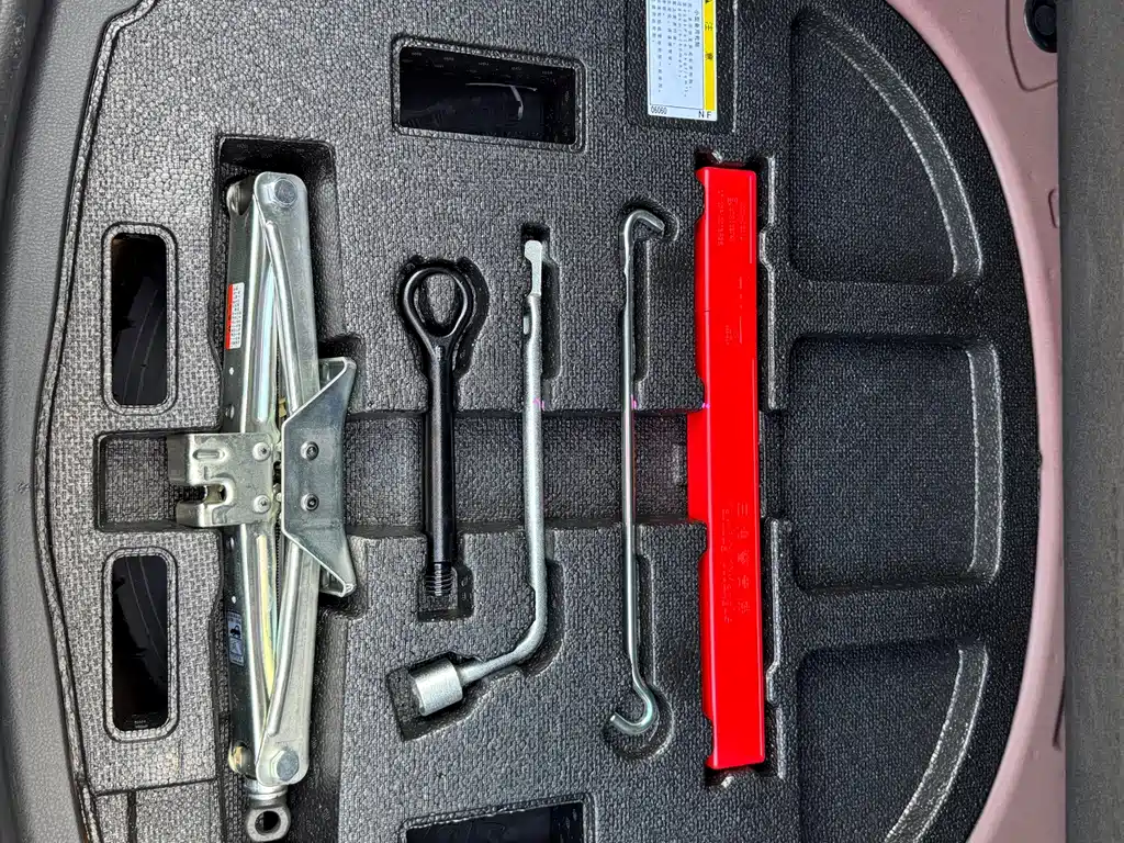 Toyota Camry 2021 — фото 13