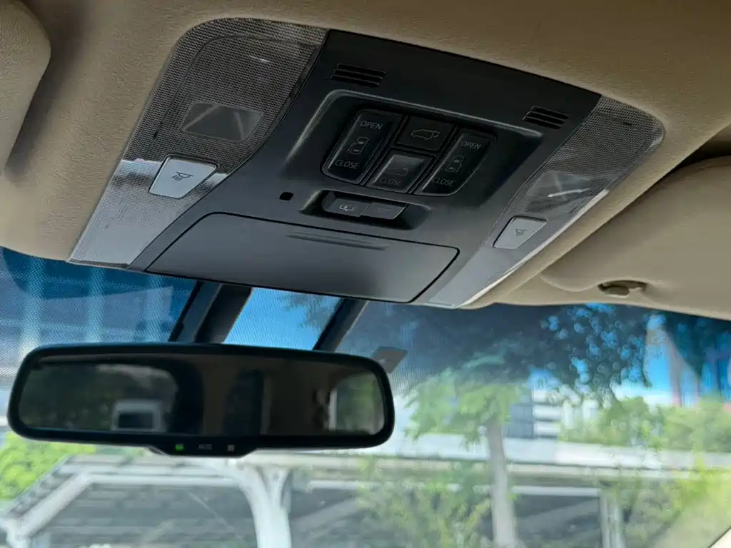 Toyota Alphard 2019 — фото 15