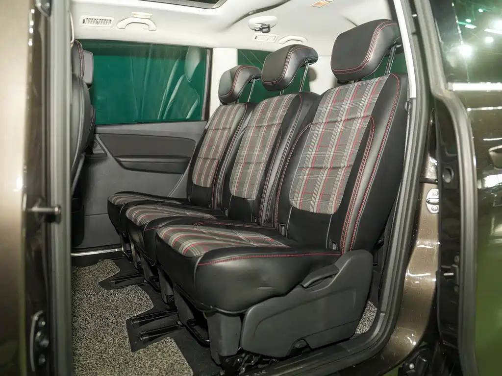 Volkswagen Sharan 2017 — фото 14