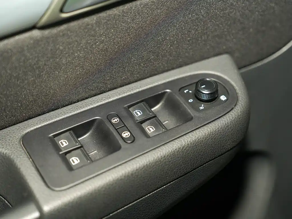 Volkswagen Sharan 2017 — фото 16