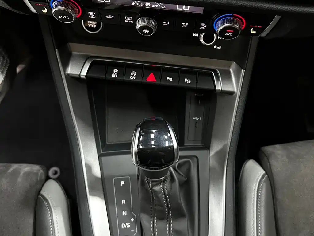 Audi Q3 2022 — фото 15