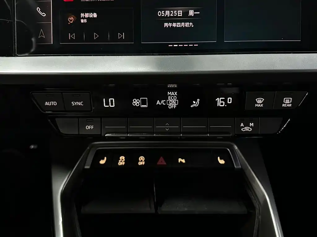 Audi A3 2022 — фото 16