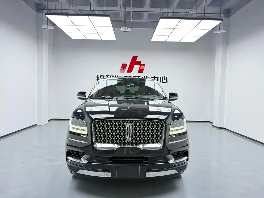 Lincoln Navigator 2021 — фото 1