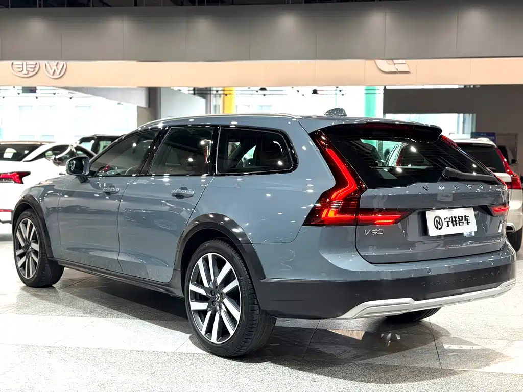 Volvo V90 2022 — фото 6