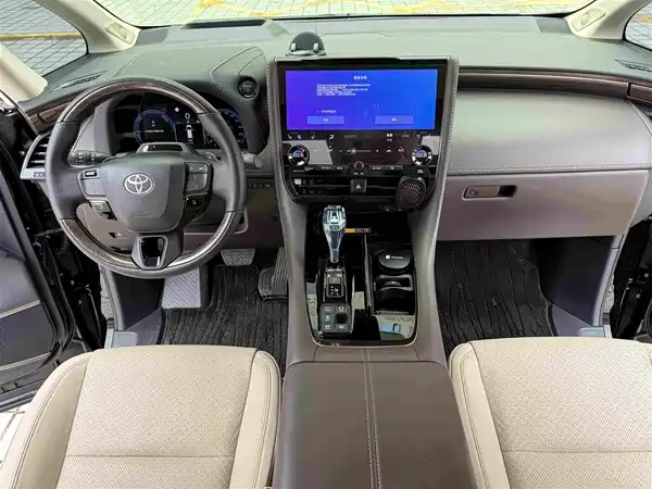 Toyota Alphard 2025