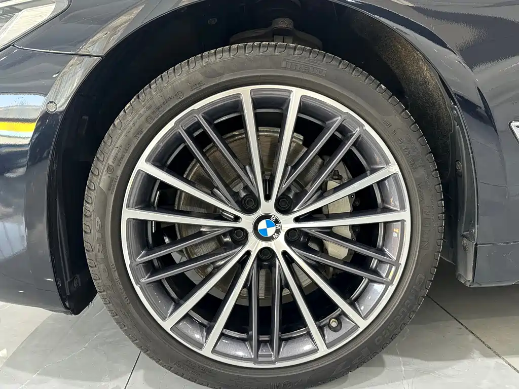 BMW 5 Series 2023 — фото 18