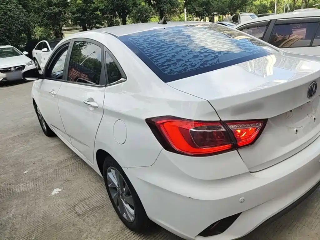 Changan Eado DT 2018 — фото 23