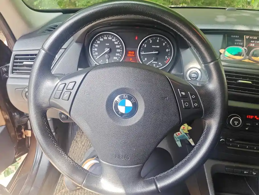 BMW X1 2011 — фото 15