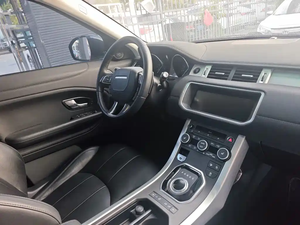 Land Rover Evoque 2018 — фото 5