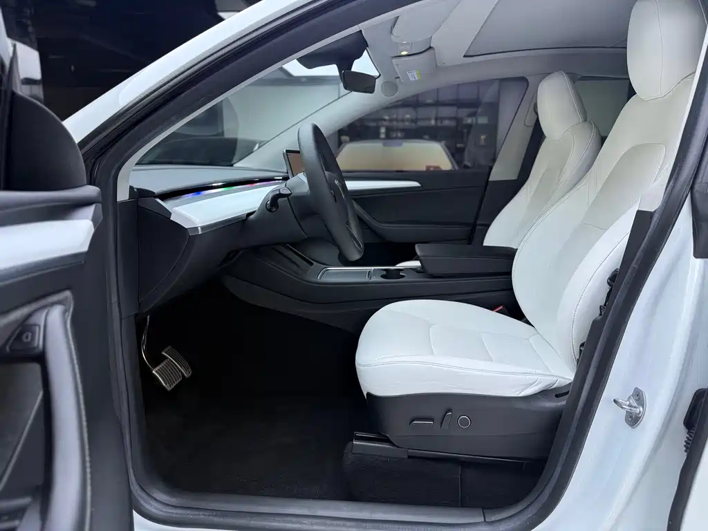 Tesla Model Y 2023 — фото 10