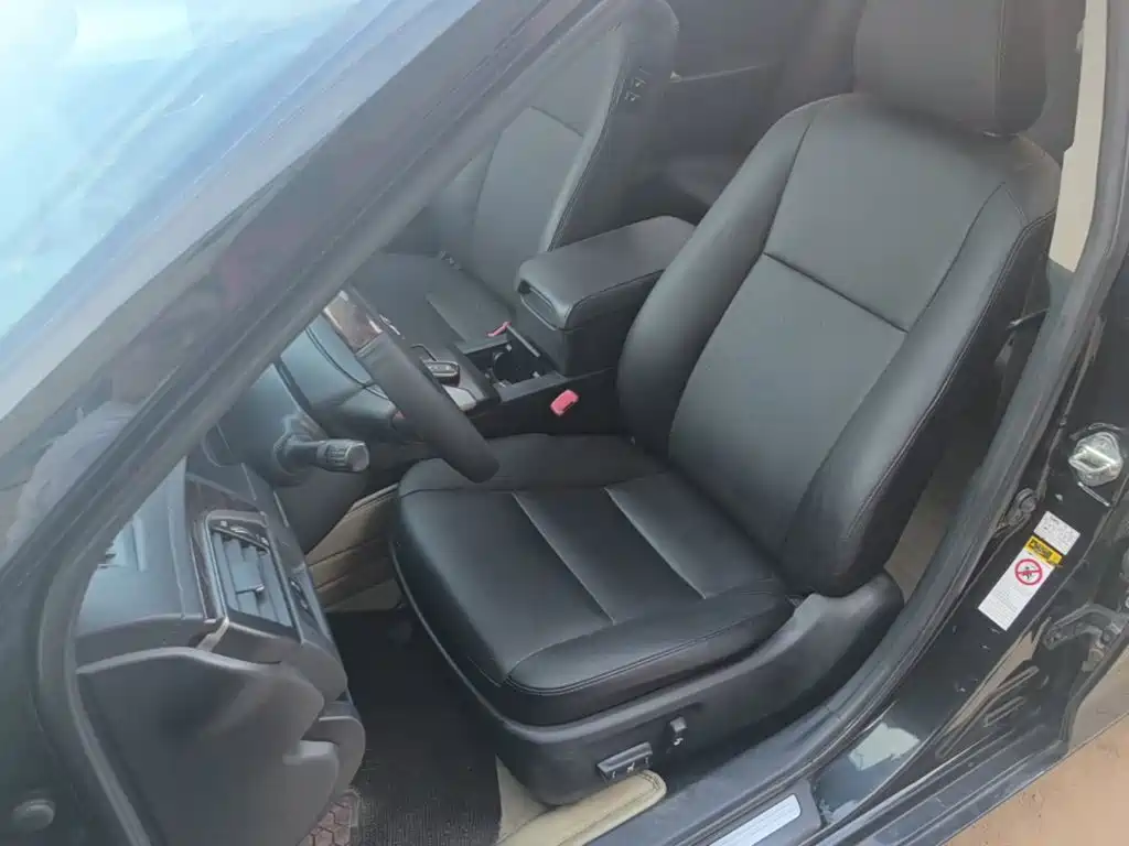 Toyota Camry 2016 — фото 15