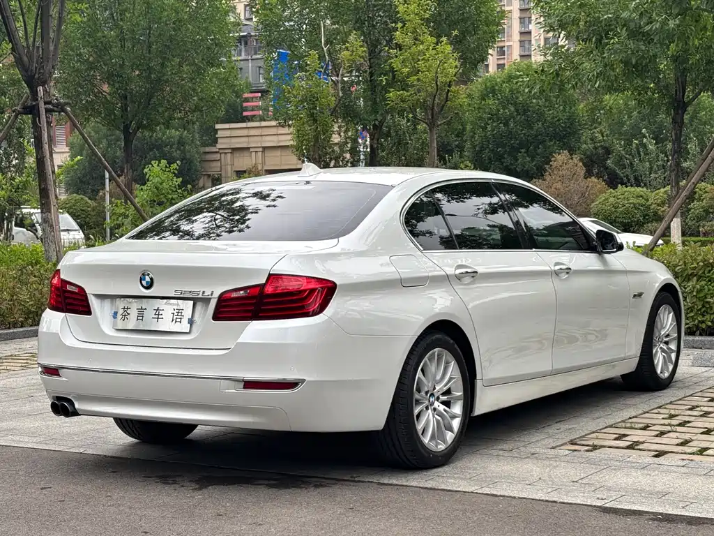 BMW 5 Series 2016 — фото 4