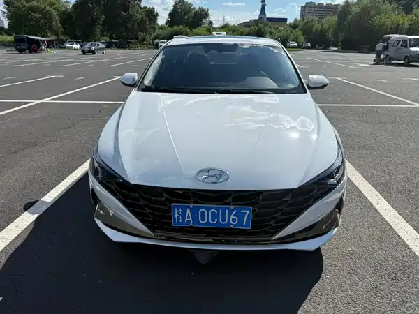 Hyundai Elantra 2023