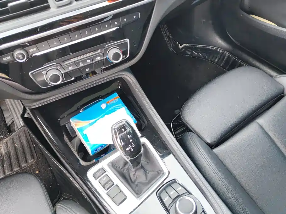 BMW 1 Series 2019 — фото 16