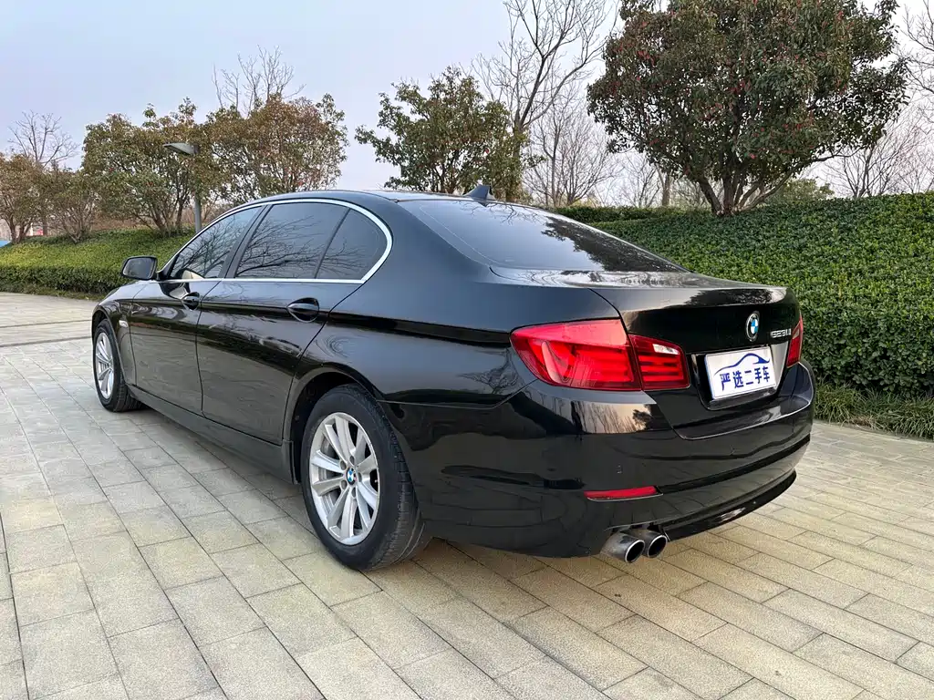 BMW 5 Series 2012 — фото 11