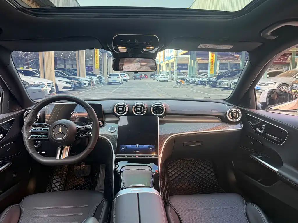Mercedes-Benz C-Class 2024