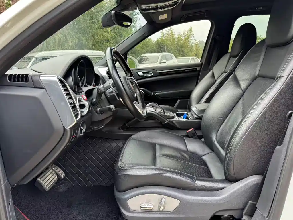 Porsche Cayenne 2015 — фото 14