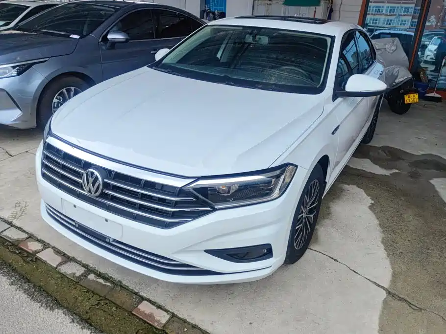Volkswagen Sagitar 2020