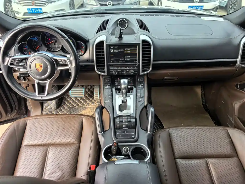 Porsche Cayenne 2016 — фото 13