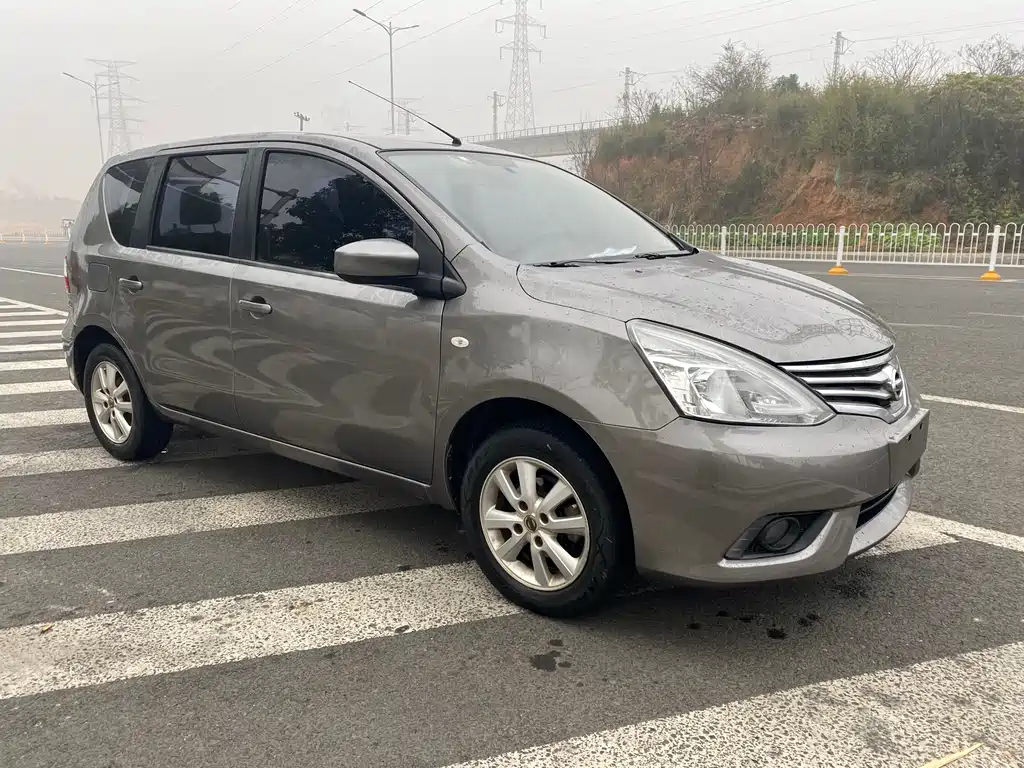 Nissan Livina 2014