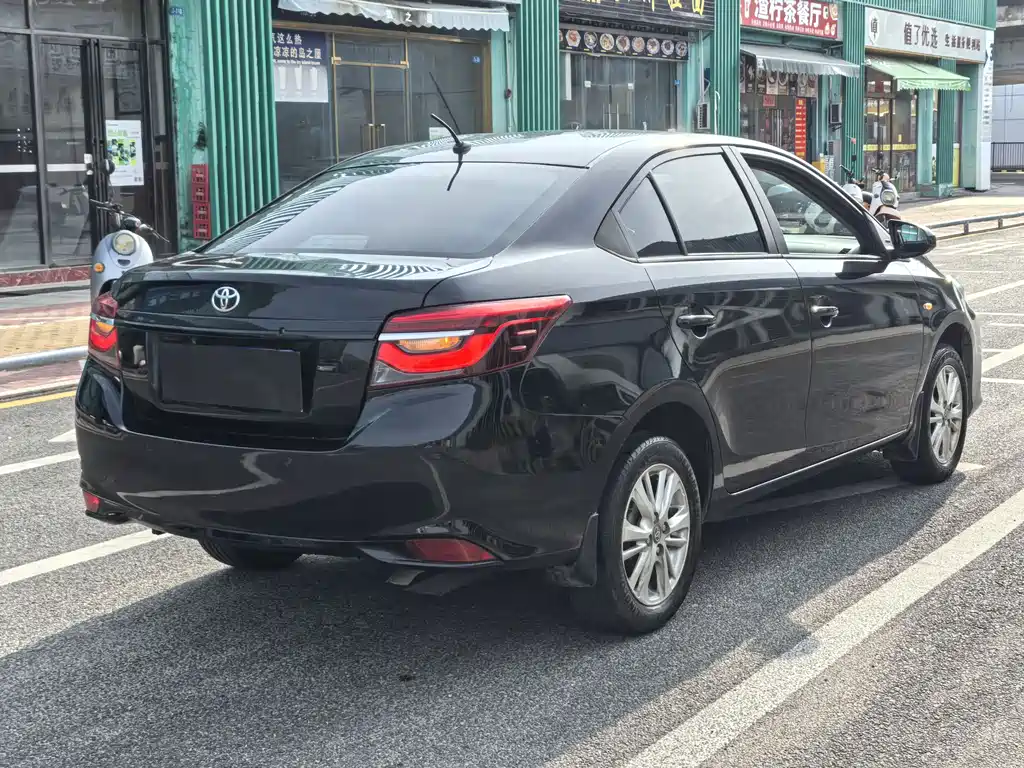 Toyota Vios 2022 — фото 13