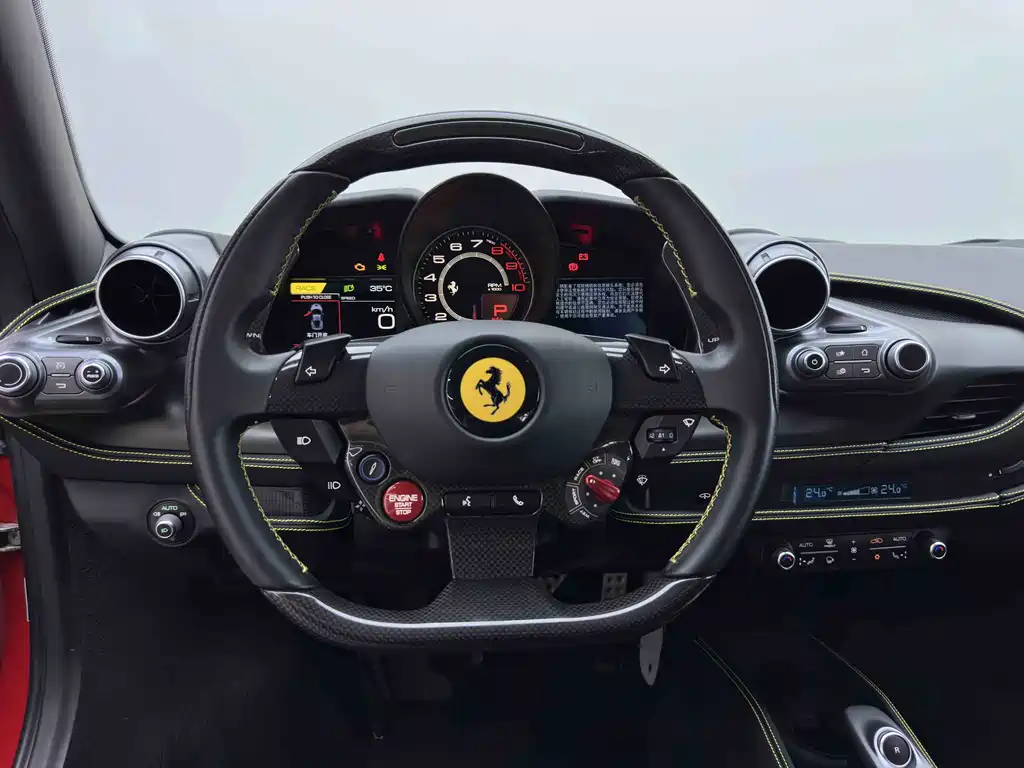 Ferrari F8 2021 — фото 18