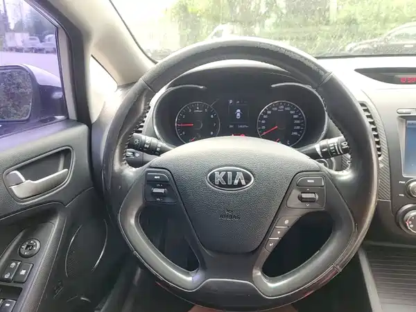 Kia K3 2016