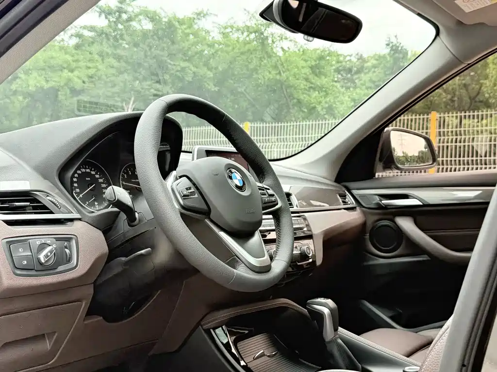 BMW X1 2017 — фото 9