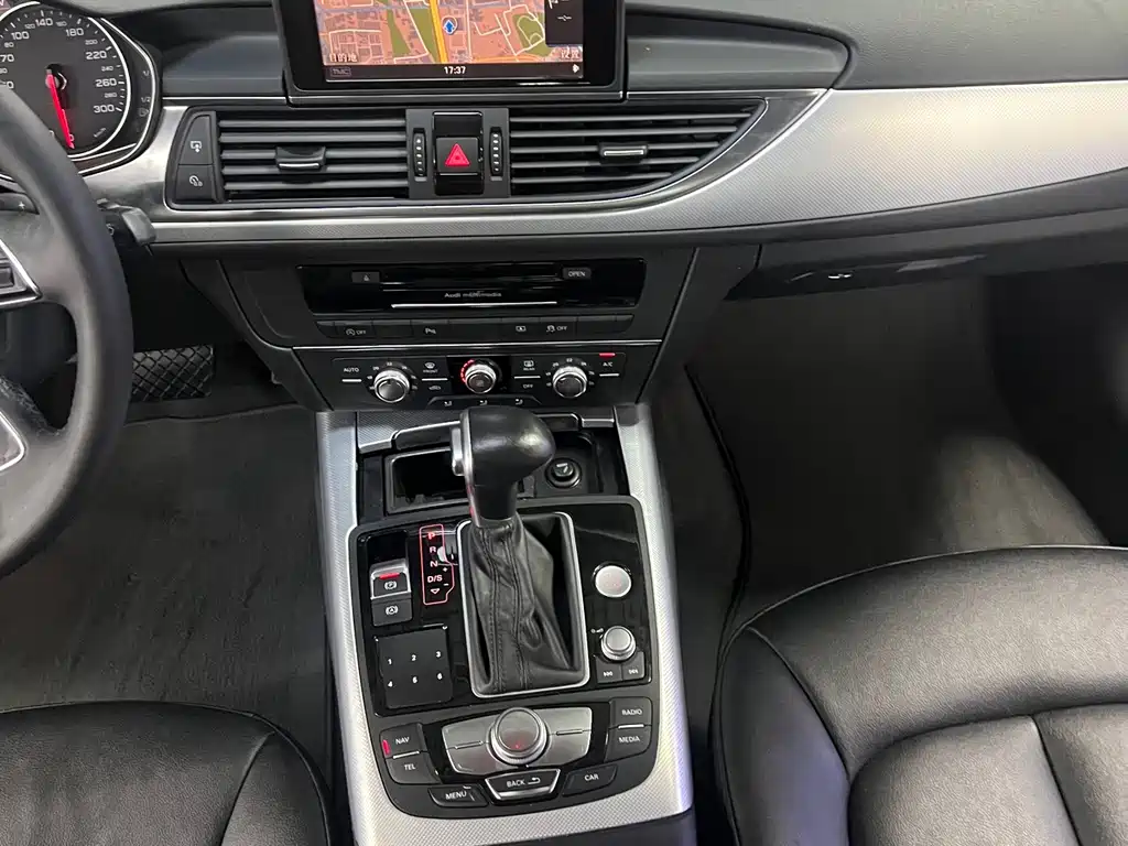 Audi A6L 2015 — фото 15