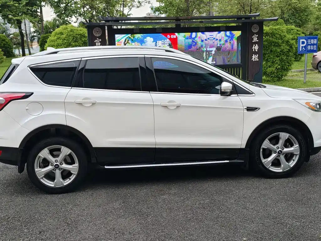 Ford Kuga 2017 — фото 5