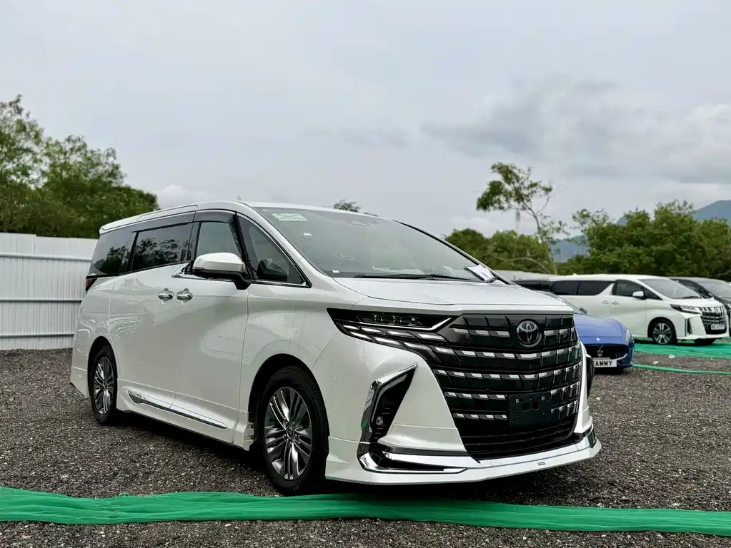Toyota Alphard 2026 — фото 3