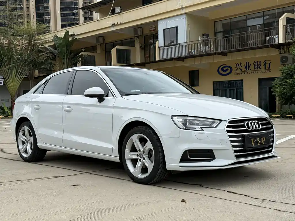 Audi A3 2021 — фото 12