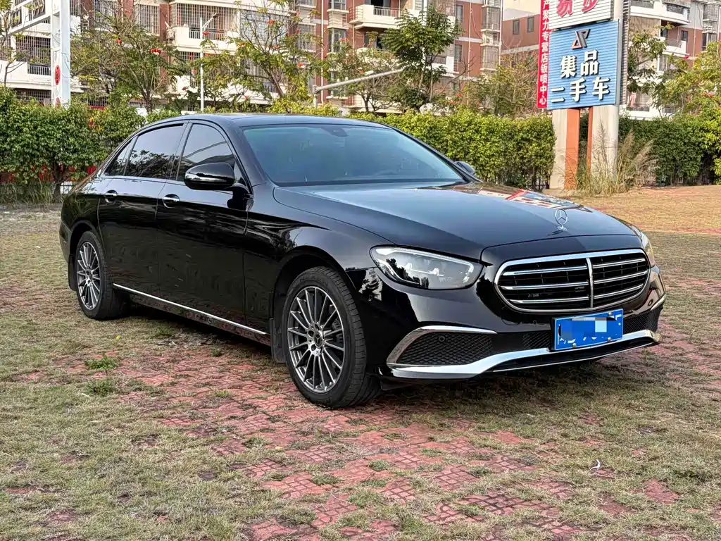 Mercedes-Benz E-Class 2023 — фото 1