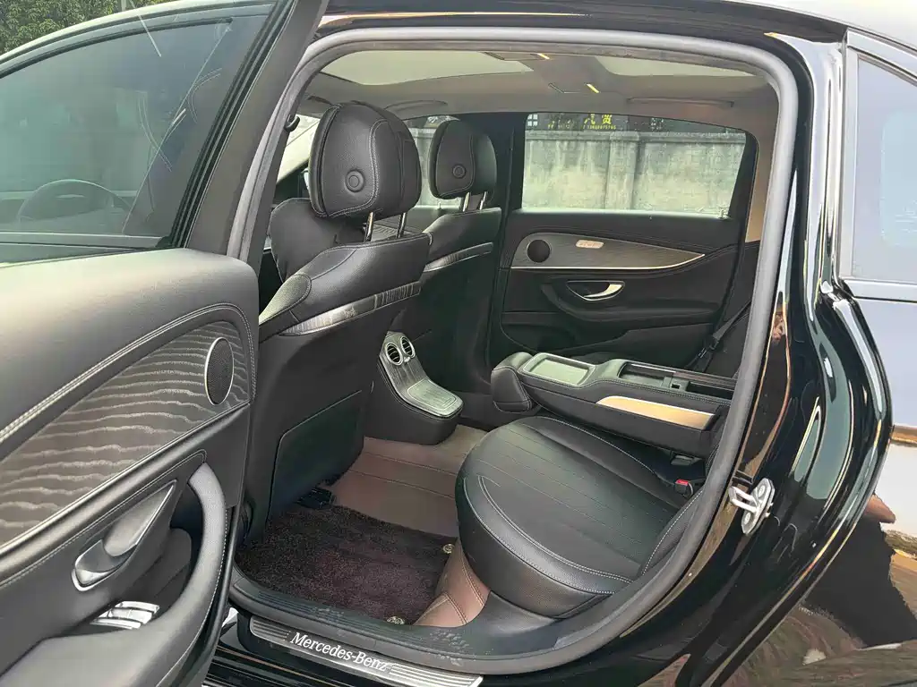 Mercedes-Benz E-Class 2023 — фото 4