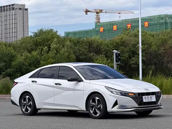 Hyundai Elantra 2023