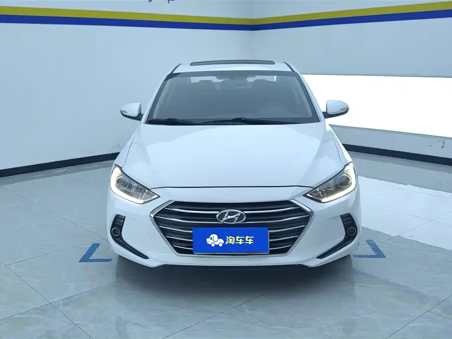 Hyundai Elantra 2018 — фото 2